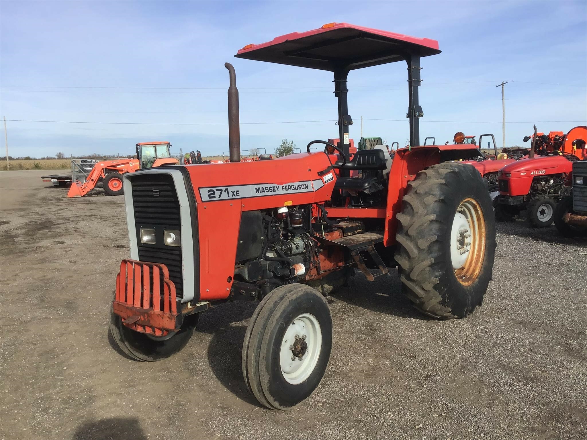 2001 Massey Ferguson 271XE Tractor – Agricultural Machinery