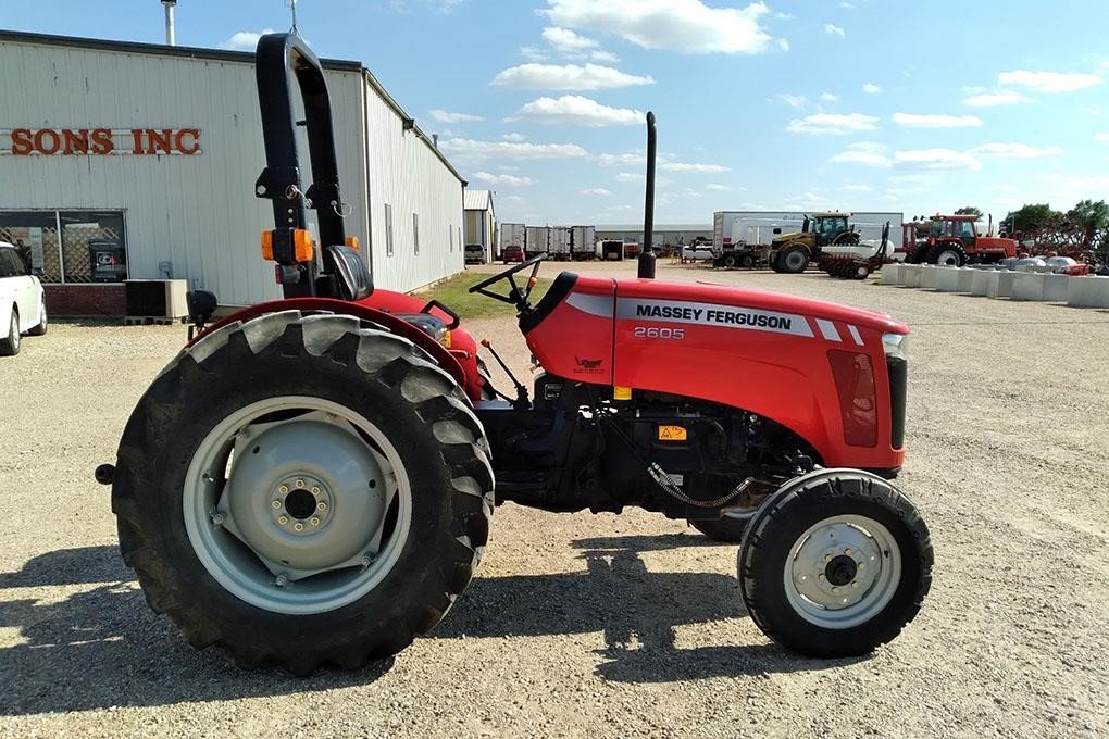 2008 Massey Ferguson 2605 Tractor Agricultural Machinery